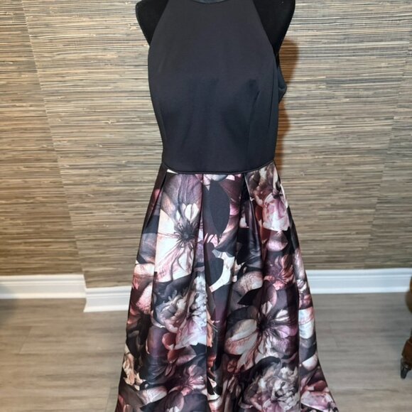 Fantastic Evening Gown Black and Floral - Picture 1 of 4